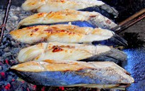 Bí quyết độc đáo của làng nướng cá thu ở Nghệ An