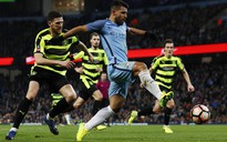Đè bẹp Huddersfield, Man City vào tứ kết FA Cup