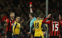 Thoát hiểm kỳ lạ trước Bournemouth, Arsenal vẫn rớt tốp 3