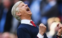 HLV Wenger hứa sẽ tặng huy chương nếu thắng Chelsea