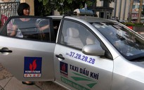 Chật vật tìm cửa cạnh tranh với Uber, Grab