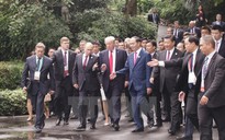 APEC 2017: Các nhà lãnh đạo APEC vui vẻ đi dạo, chụp hình