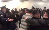 Cự cãi nhân viên sân bay, hành khách Trung Quốc bị bắt