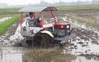 NÔNG DÂN BÁM ĐẤT LÀM GIÀU (*): "Kỹ sư chân đất" sáng chế máy cày