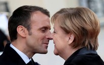 Bà Merkel bất ngờ bị nhầm là ...vợ ông Macron