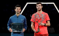 Video: Đuối sức, Djokovic để Khachanov tạo địa chấn ở Paris