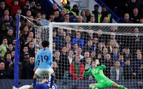 Man City: Đá sân nhà, lo mất ngôi đầu