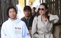 Pax Thiên rạng rỡ bên mẹ nuôi Angelina Jolie