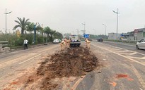 Đổ bùn đất giữa đường gần sân bay Nội Bài, nhiều ôtô tông nhau liên hoàn