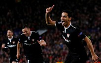 "Chàng lùn" Ben Yedder kéo sập pháo đài Old Trafford