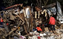 Thái Lan: Xe buýt 2 tầng tông xe tải, ít nhất 18 người chết