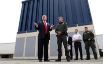 Tổng thống Trump "đá bóng" bức tường biên giới sang quân đội