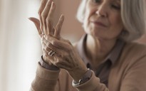 Tê tay thường xuyên, vì sao?