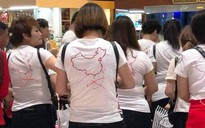 Khách Trung Quốc mang áo "đường lưỡi bò" sang Việt Nam