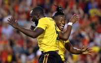 Lukaku lập "cú đúp", Bỉ thót tim với chấn thương Hazard