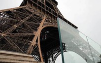 Tháp Eiffel "mặc giáp chống đạn"