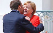 EU "hy sinh" Ý, Hy Lạp để cứu bà Merkel?