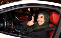 Phụ nữ Ả Rập Saudi được lái xe: Chị em háo hức lên đường giữa đêm