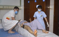 Xe tải đấu đầu xe khách, 32 người thương vong