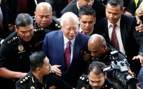 Cựu thủ tướng Malaysia ấm ức vì "không được tự bảo vệ"