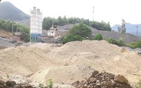 Đà Nẵng: Ai cho phép khai thác cát làm đường?