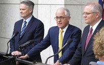 Ba bộ trưởng đột ngột quay lưng, thủ tướng Úc bên bờ vực