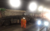 Xe đầu kéo và xe tải húc nhau trong hầm Hải Vân, 3 người bị thương