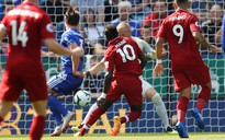 Thắng 2 bàn, Chelsea và Liverpool đua ngôi đầu Ngoại hạng