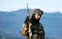 Ấn Độ mua hơn 160.000 súng cho lính biên phòng