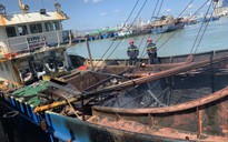 Khánh Hòa: Một tàu sắt bị cháy dữ dội