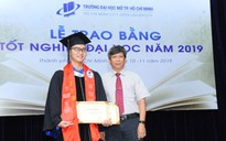 Trường ĐH Mở TP HCM khen thưởng 112 sinh viên tốt nghiệp