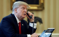 Mỗi lần ông Trump gọi điện là dàn trợ lý đứng ngồi không yên