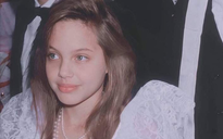 Bất ngờ nhan sắc thời niên thiếu của Angelina Jolie