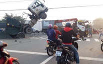 CLIP: Tai nạn ôtô hãi hùng ở thị xã Bến Cát, tỉnh Bình Dương