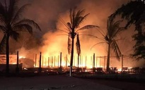Lửa cháy dữ dội, thiêu rụi 4 nhà hàng ở Hội An