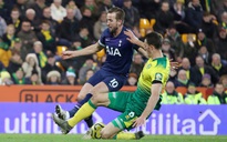 Thoát hiểm nghẹt thở tại Carrow Road, Tottenham lỡ bước vào top 4