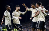 Chủ nhà Burnley "tặng quà", Man United vào Top 5