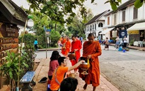 Đến Luang Prabang tìm bình yên