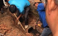 Đào cống dẫn nước thải giải cứu thanh niên "ngáo đá" chui vào sau gần 1 ngày
