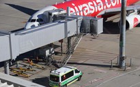 Bé 2 tháng tuổi tử vong trên máy bay AirAsia