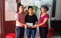 Báo Người Lao Động trao 10 triệu đồng hỗ trợ gia đình nữ công nhân vệ sinh tử nạn