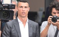 Ronaldo tự cách li vì tiếp xúc đồng đội bị nhiễm SARS-CoV-2