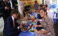 Công chúa kế vị Thụy Điển dùng bữa trưa tại quán cóc Hà Nội