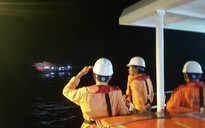 Trung Quốc cứu hộ 1 ngư dân Việt Nam nguy kịch trên biển