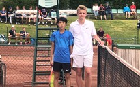 13 tuổi nhưng Phạm La Hoàng Anh vô địch U16 Giải Quần vợt ở Thụy Điển