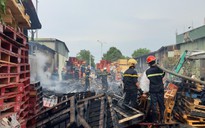 Cháy lớn suốt 3 giờ tại xưởng pallet nghi do bị đốt