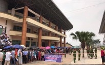 Người dân Phú Thọ xếp hàng mua vé xem U23 Việt Nam đá Myanmar