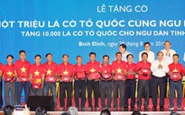 Thủ tướng trao cờ Tổ quốc cho ngư dân Bình Định