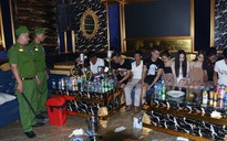 20 nam, nữ thanh niên từ Nghệ An vào Hà Tĩnh thuê phòng karaoke "mở tiệc" ma túy
