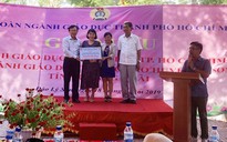 Thăm, tặng quà cho học sinh, giáo viên huyện đảo Lý Sơn, tỉnh Quảng Ngãi
